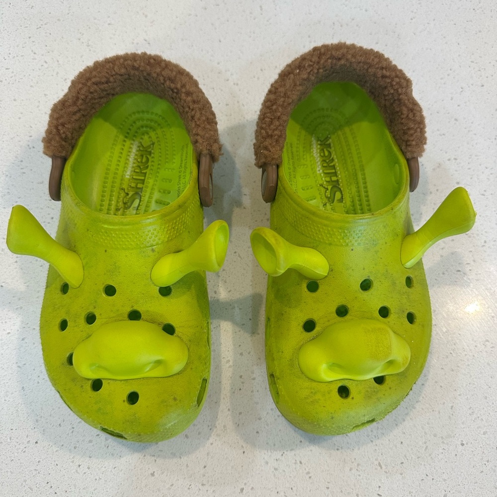 CROCS SIZE J3 Shrek